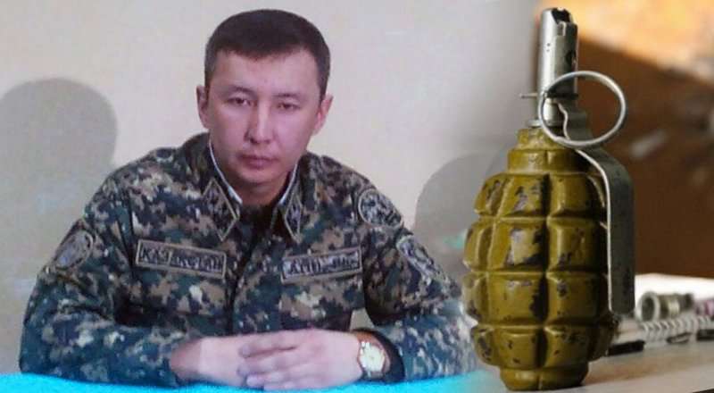 Желіде жас әйелді үлкен әтеш трахает етті