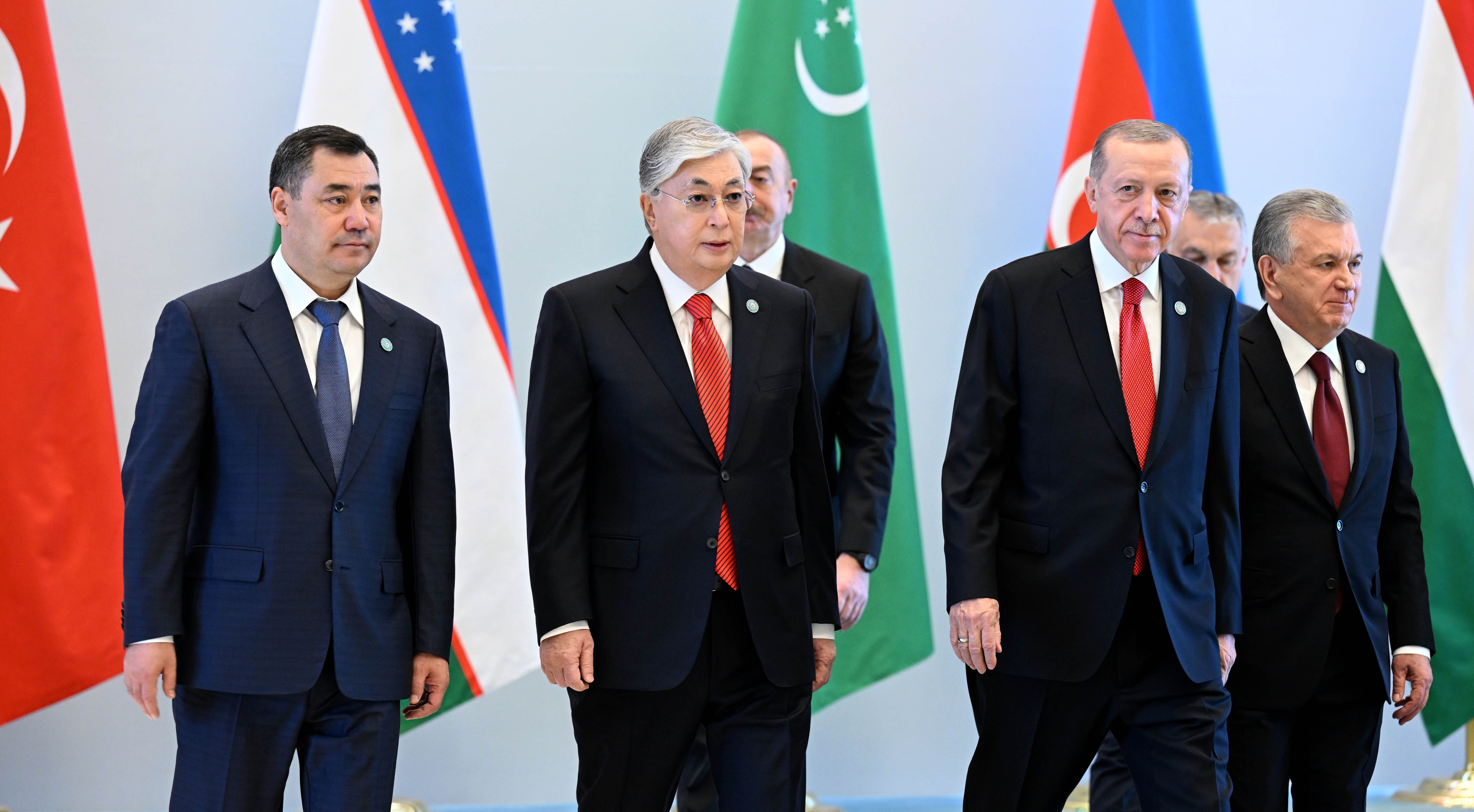 Организация саммитов. Саммит организации тюркских государств 2022. Токаев на встрече организации тюркских государств. Саммит в Самарканде 2022.