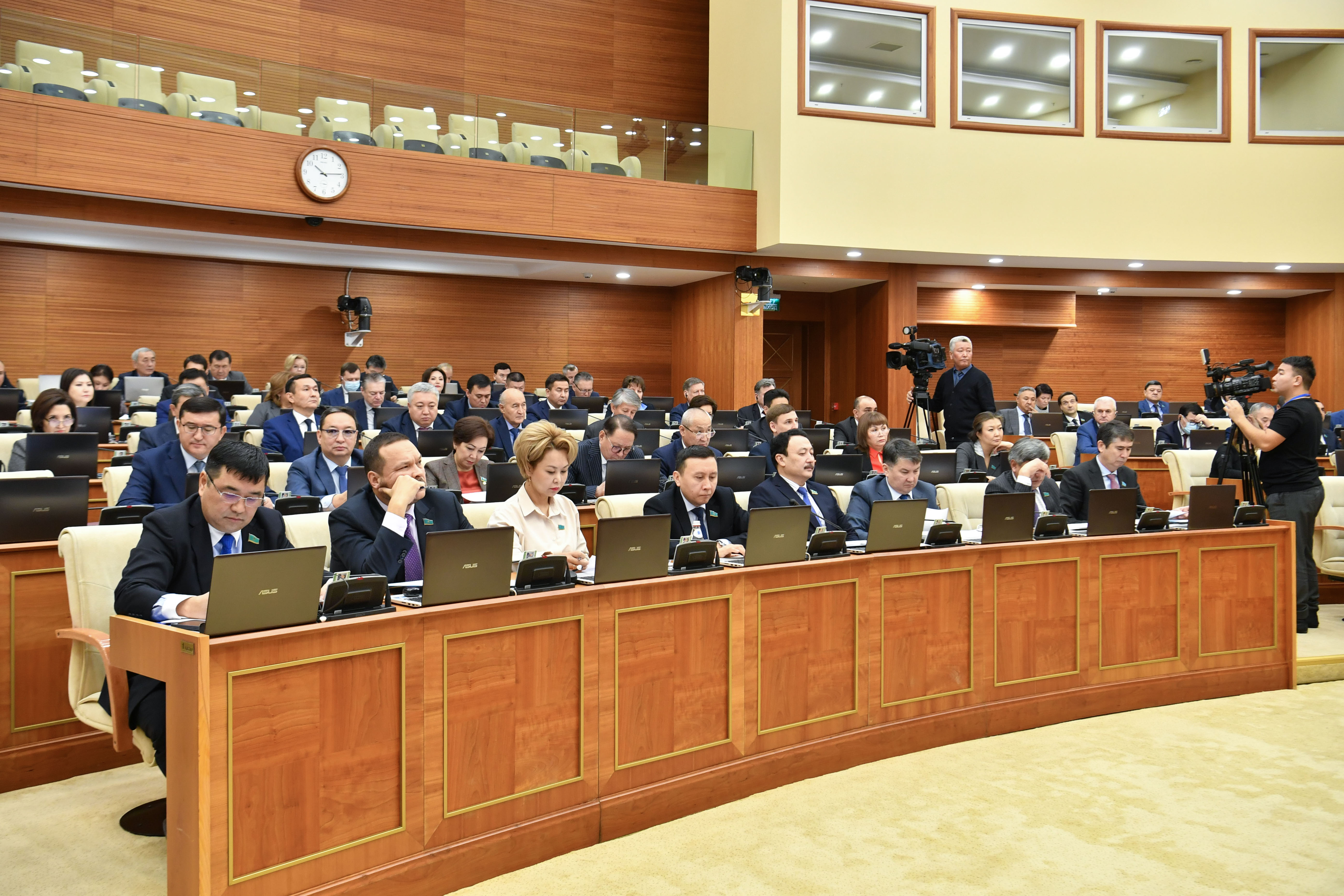 Парламент назначается. Первое чтение законопроекта Назначение и процедура.