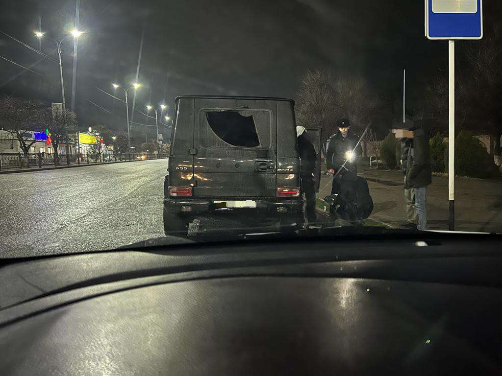 С наркотиками и оружием задержали водителя Gelandewagen в Шымкенте