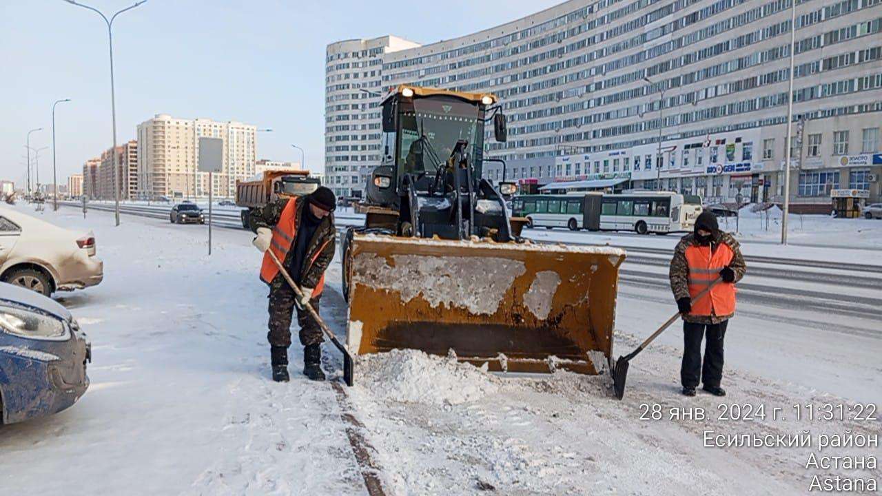 Более 42 тыс. кубометров снега вывезли за ночь из Астаны