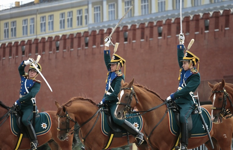 Выступление президентского полка на красной площади