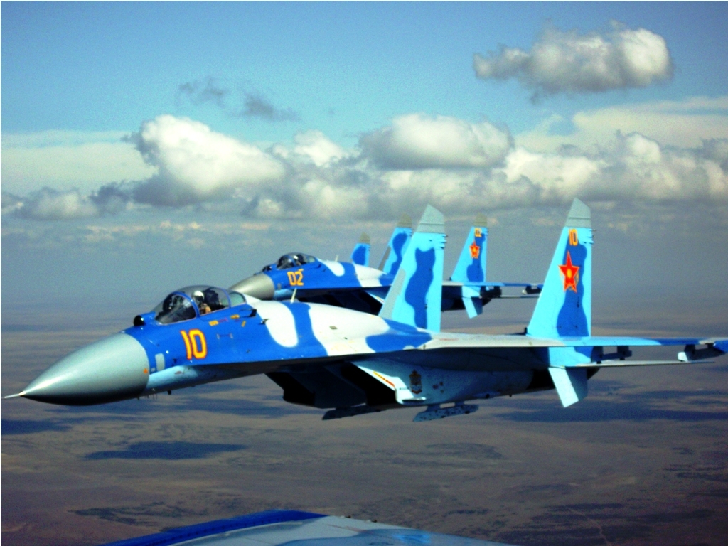 Сколько самолетов в казахстане. Су-27 ВВС Казахстана. Миг 29 и Су 27. Самолет Су 27 ВВС России. Су-27убм-2 ВВС Казахстана с "Litening-III".