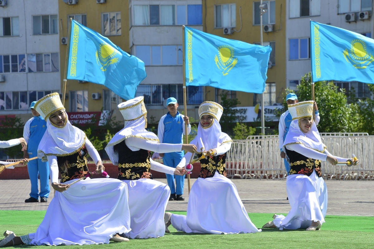 25 праздник в казахстане. День госсимволов Казахстана. День Республики Казахстан мероприятия. С днём основания Казахстана. Атрибуты Казахстана.