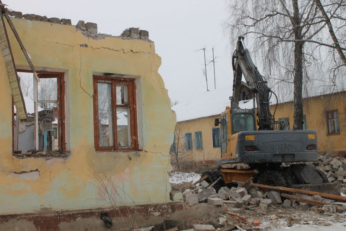 В Туркестане чуть не снесли дом вместе с людьми