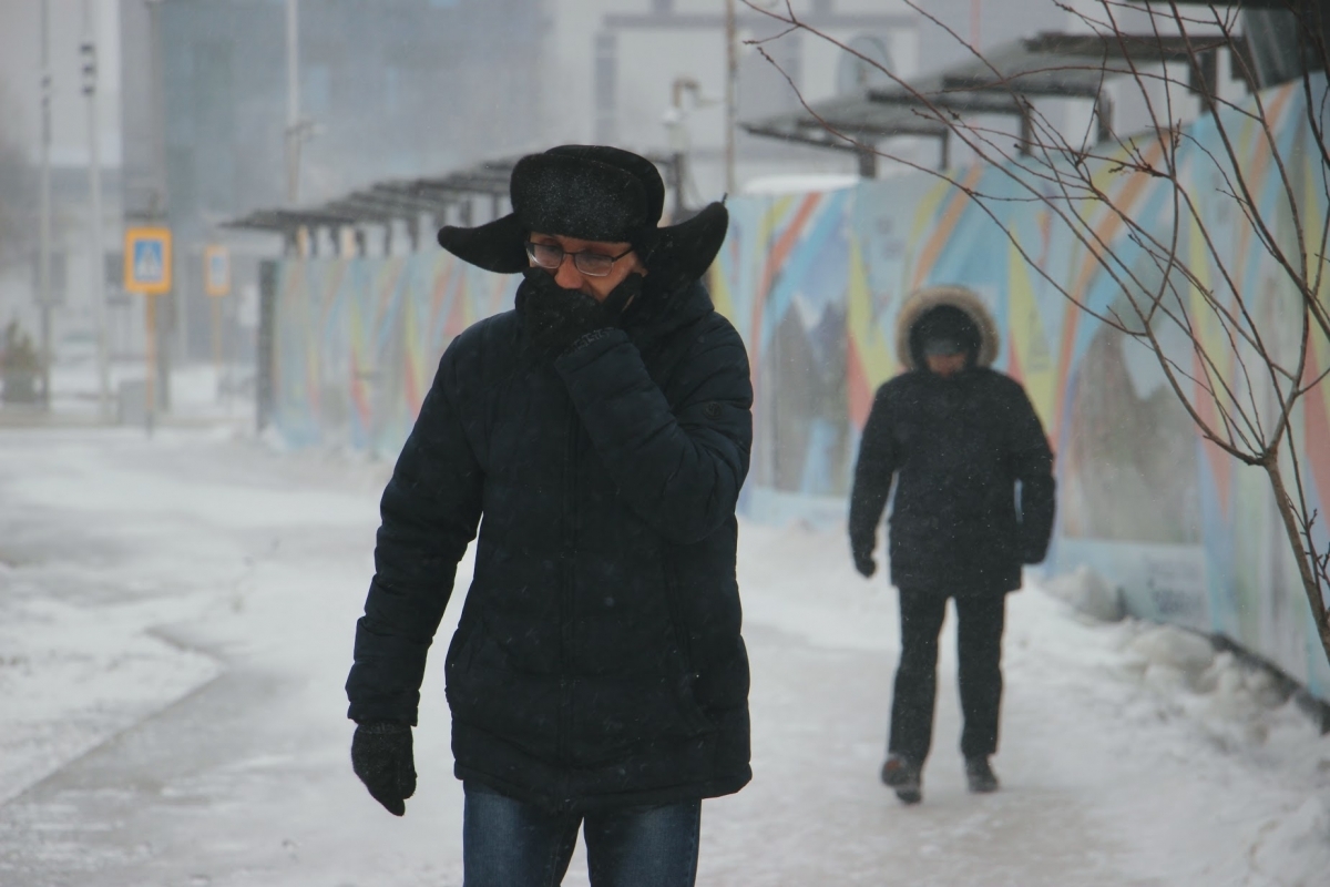 Похолодание передают. Мороз минус 33. Kazakhstan снег. Дождь со снегом и шквалистый ветер. Минус 33 холод.