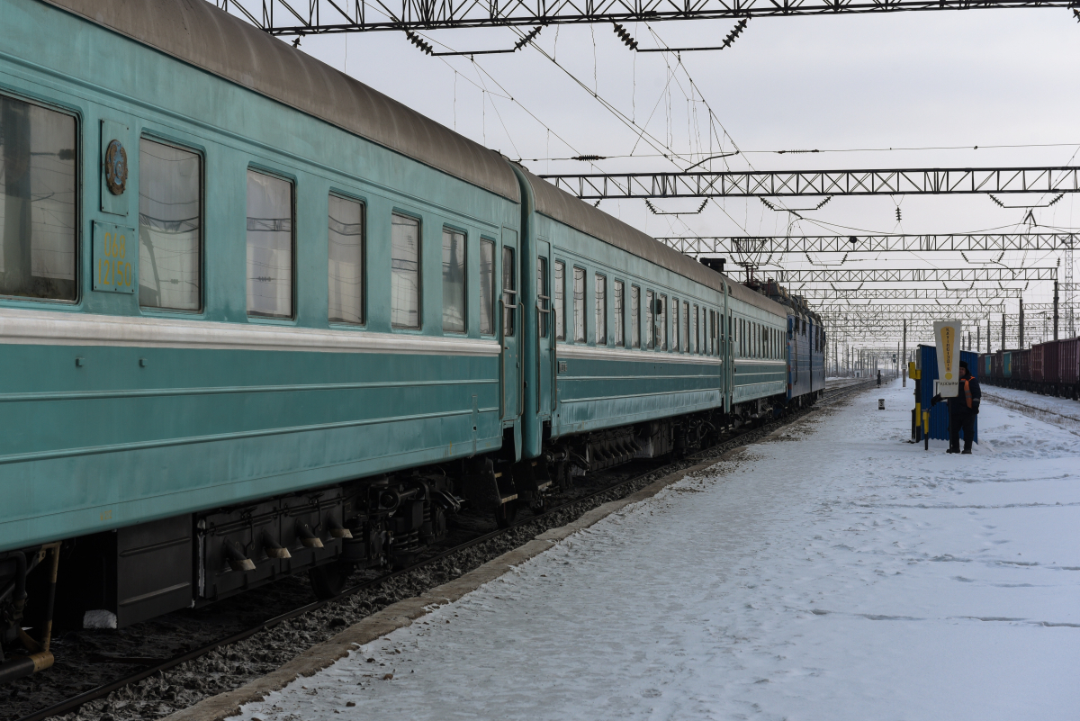 Поезд усть каменогорск алматы. Усть Каменогорск Алматы ЖД. Вокзал Саратов на платформе Алматинский поезд. Поезд из Алматы в Мангышлак 2022. 11 Вагон поезд Усть Каменогорск Алматы.