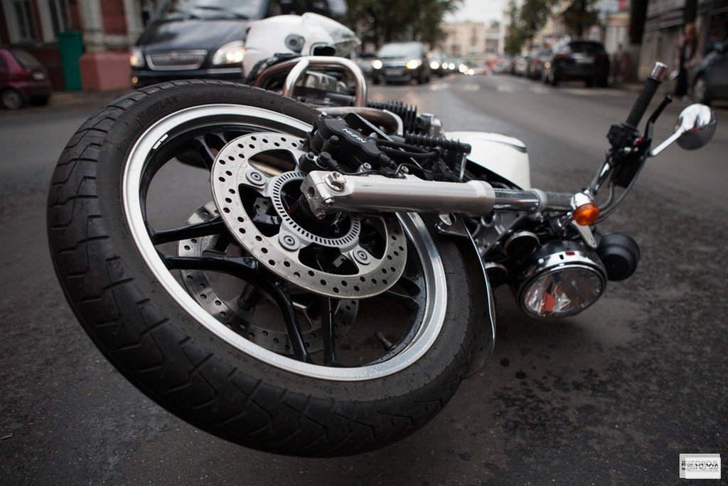 ловушки для велосипедистов. проволока против мотоциклистов. ловушки для мотоциклистов. авария мотоциклиста в липецкой области. мотоциклист проволока.