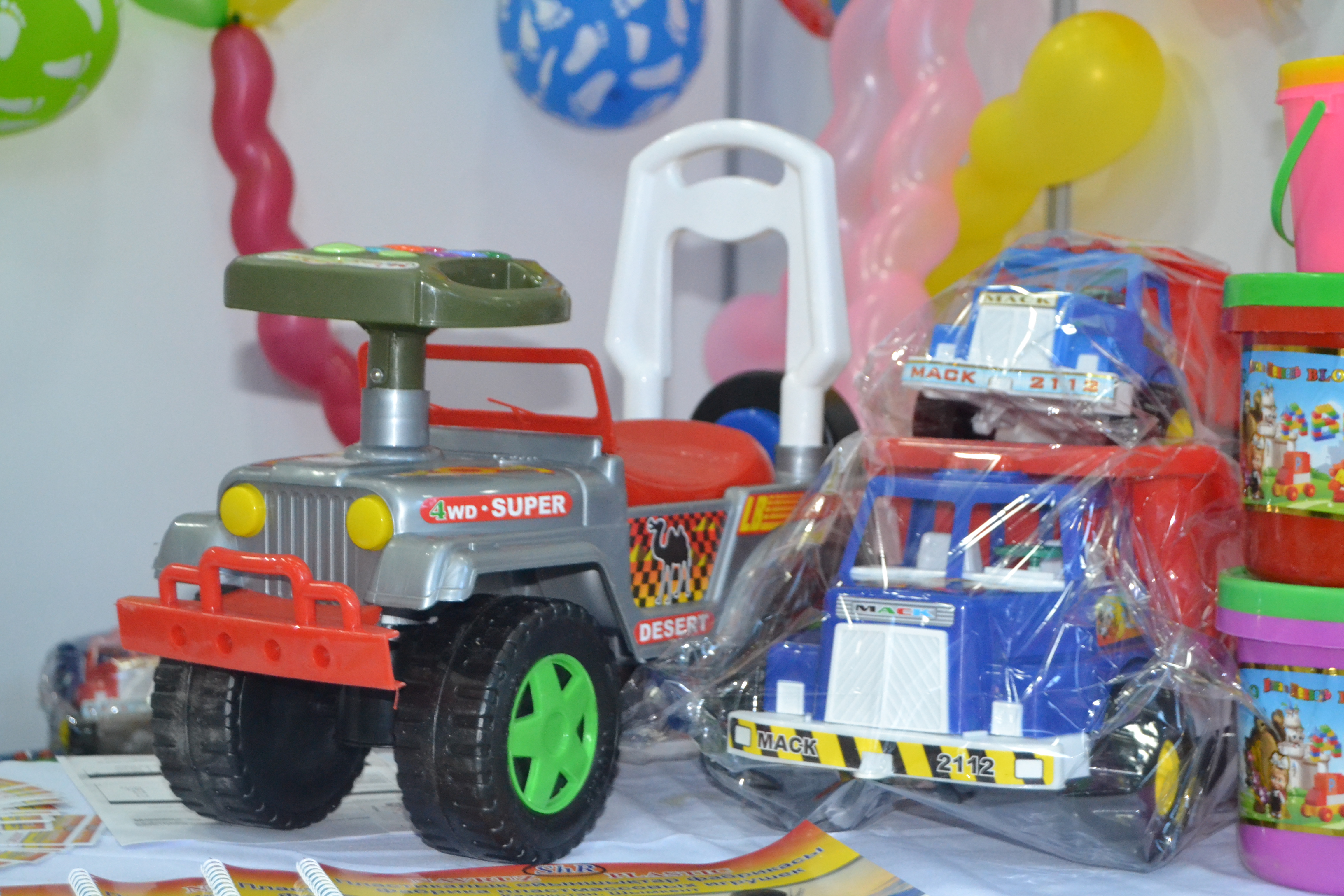 Ойыншықтар суреті. Ойыншықтар машина. Все виды игрушек от компании Block Top.