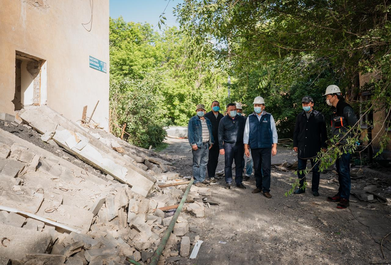 В Нур-Султане начался снос аварийных домов